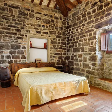 Palaia Con Piscina Pelago