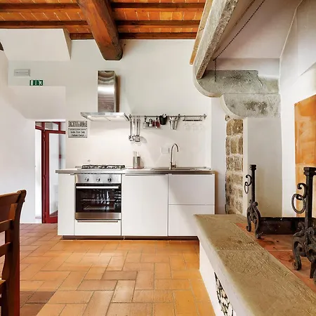 Palaia Con Piscina مزرعة للإقامة