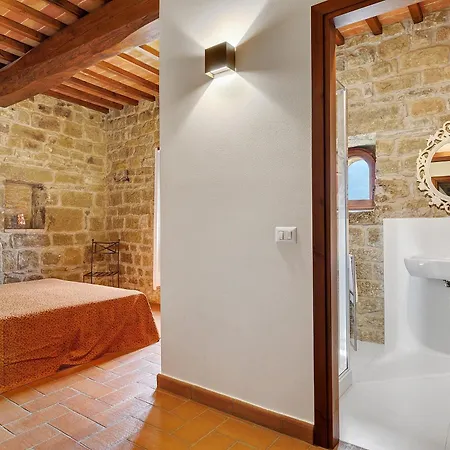 Palaia Con Piscina *