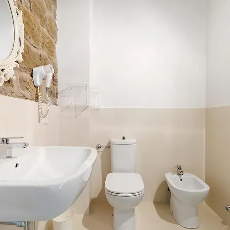 Palaia Con Piscina مزرعة للإقامة