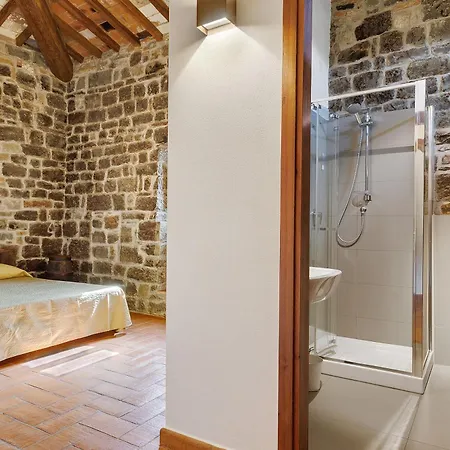 Palaia Con Piscina Pelago