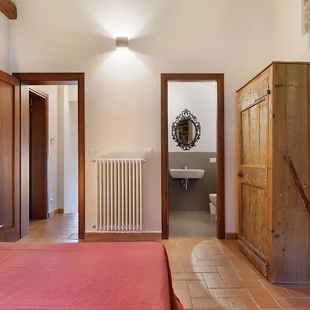 Palaia Con Piscina مزرعة للإقامة *