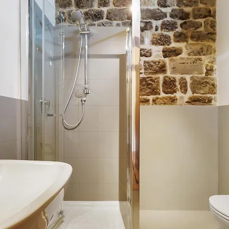 مزرعة للإقامة Palaia Con Piscina Pelago