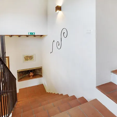 Palaia Con Piscina