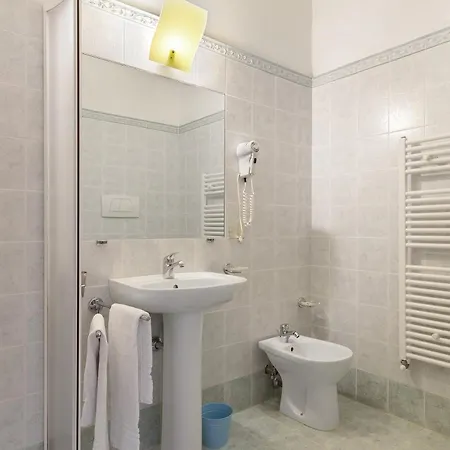 Palaia Con Piscina *
